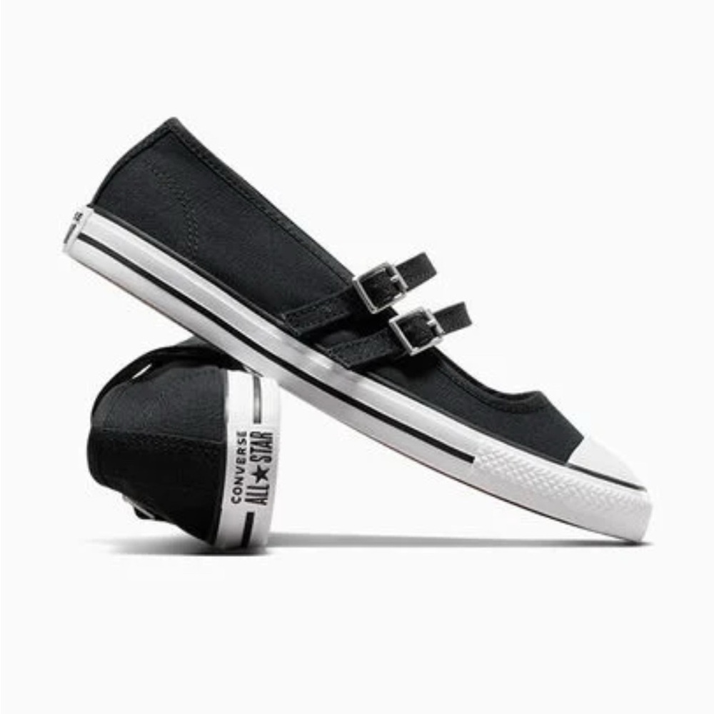 Chuck Taylor All Star Dainty Mary Jane sneakers  NEW in BOX